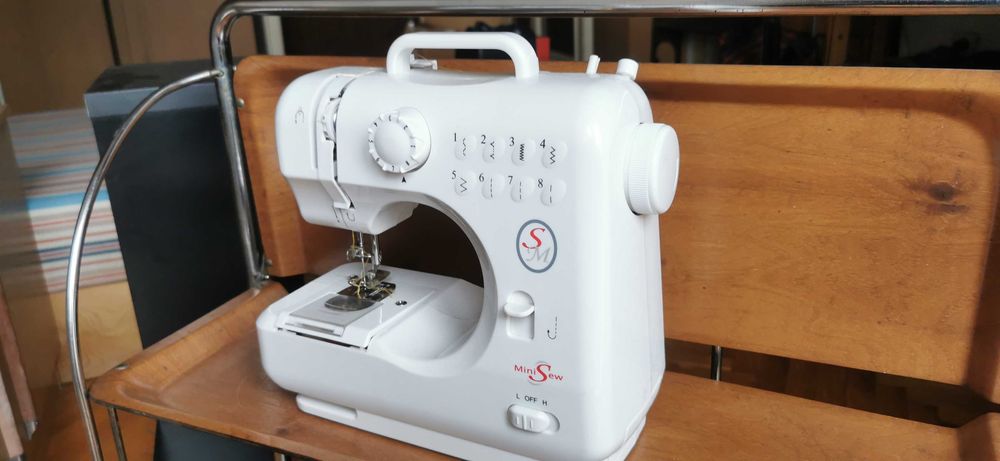 Мини шевна машина Mini Sew