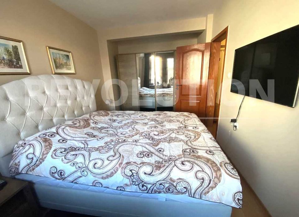 Тристаен апартамент в ТОП Център