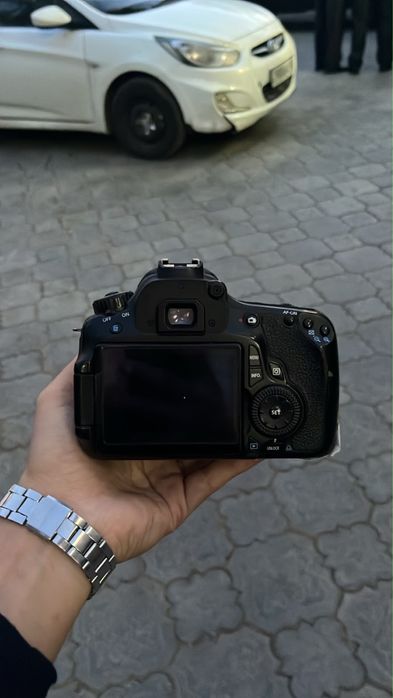 Продам canon 60d и canon 1100d