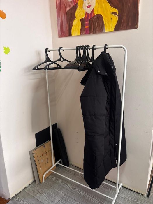 Вешалка с плечиками