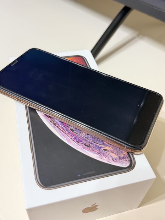 Телефон iPhone XS MAX в бежевом цвете