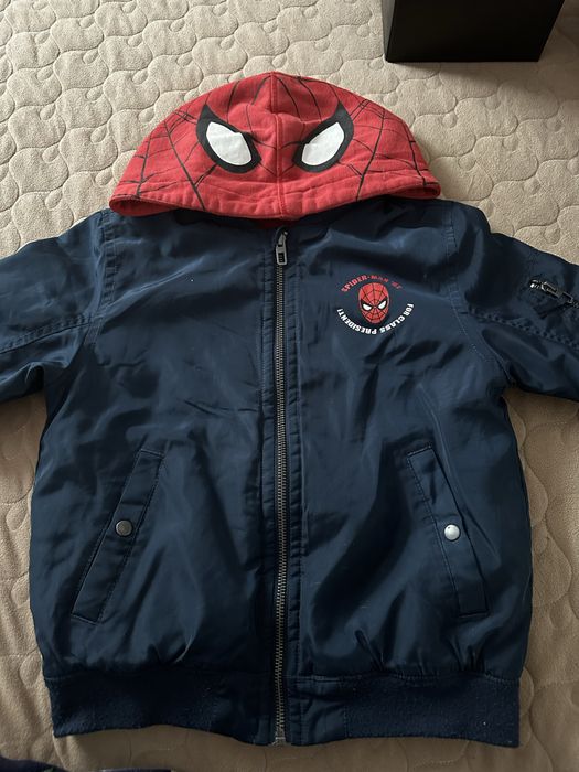 Осенняя куртка H&M marvel