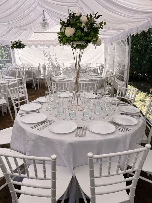 Inchiriere mese corturi scaune vesela