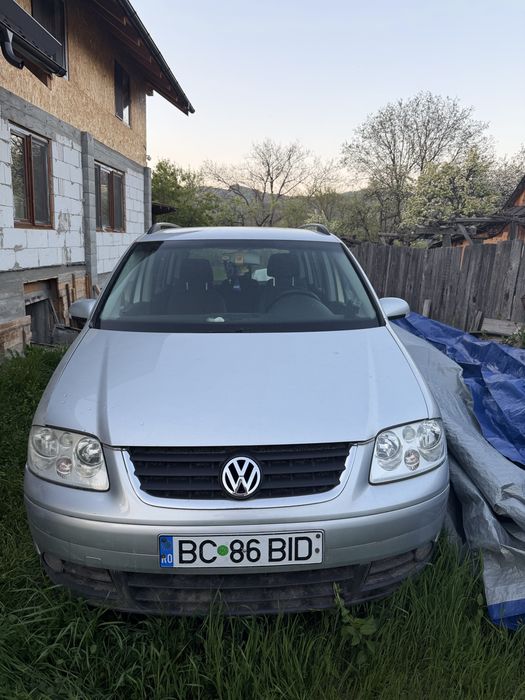 Vand ww touran 1.9 tdi 7 locuri