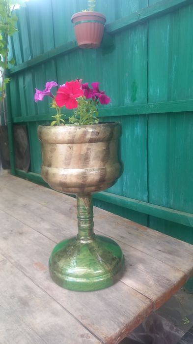 Ваза для цветов дачная