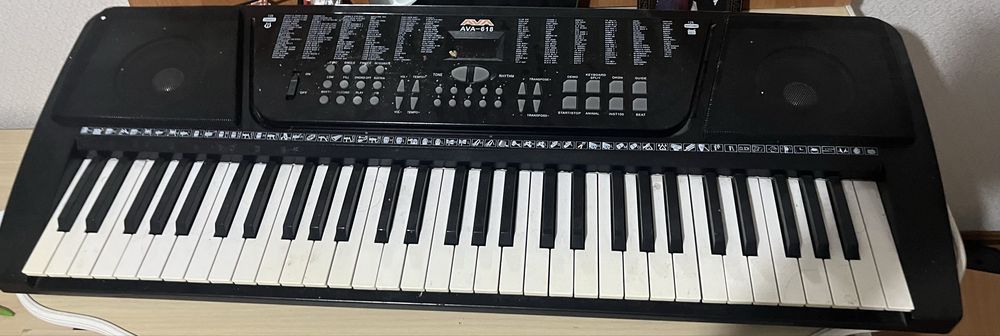 Синтезатор AVA-618