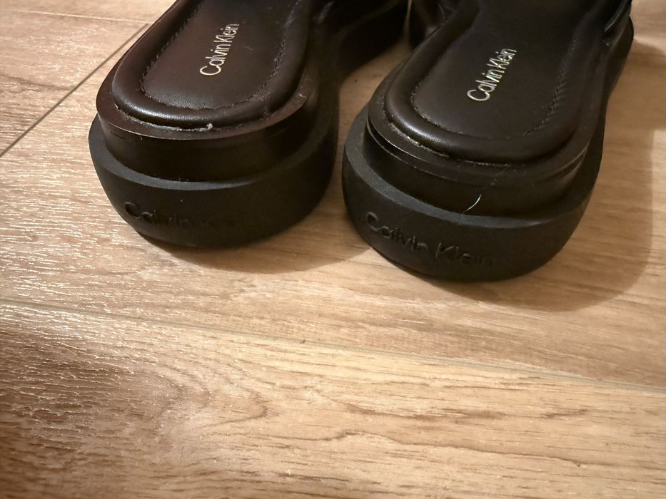 Кожени чехли Calvin Klein