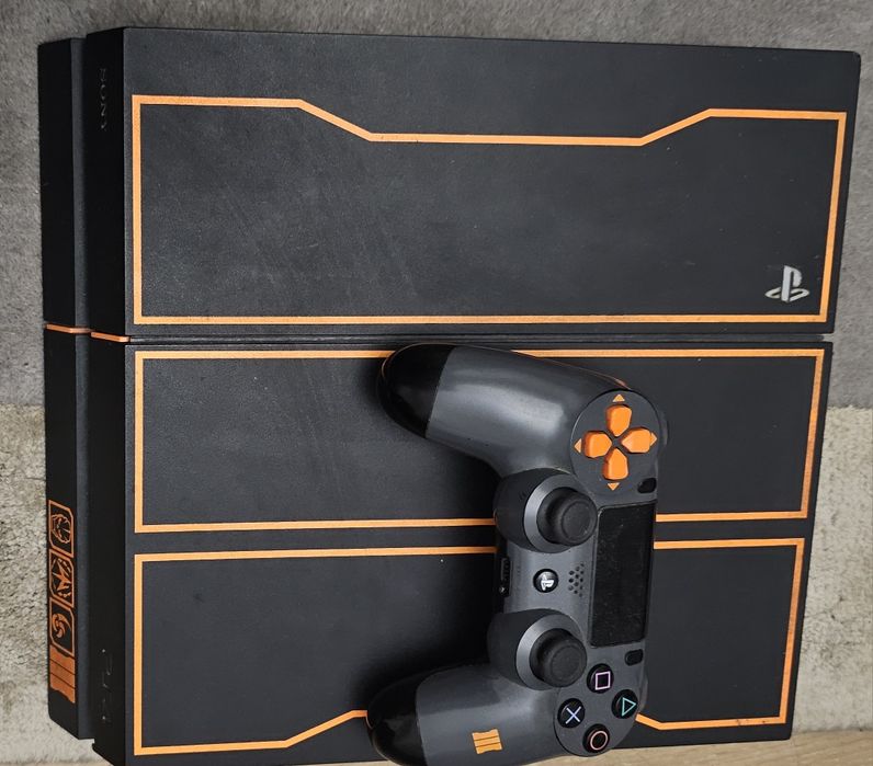 Consolă PlayStation 4 (PS4) 1TB Ediție Limitată Call of Duty Black Ops III + Controller Original BO3