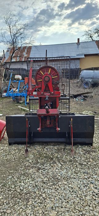 Troliu forestier in tiranti