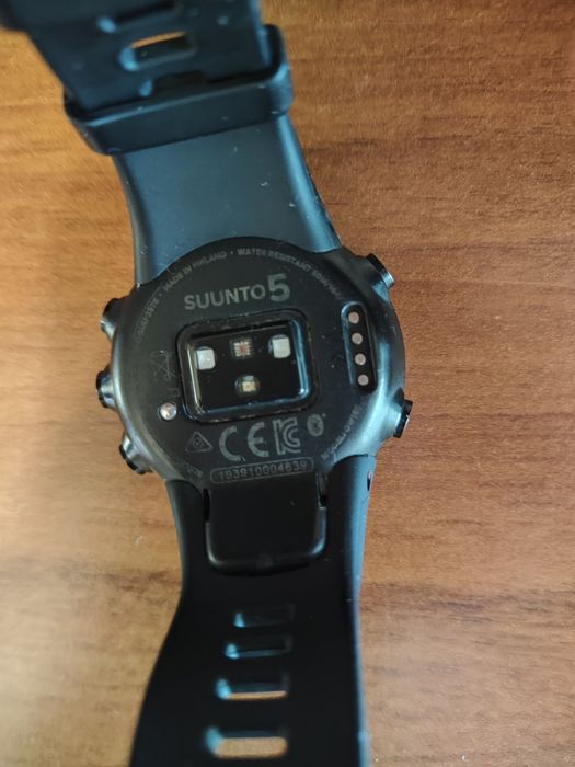 Мультиспортивные часы  suunto 5