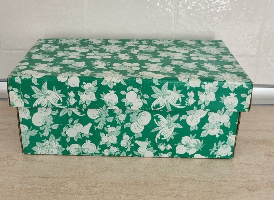 Чаши за чай и чайник