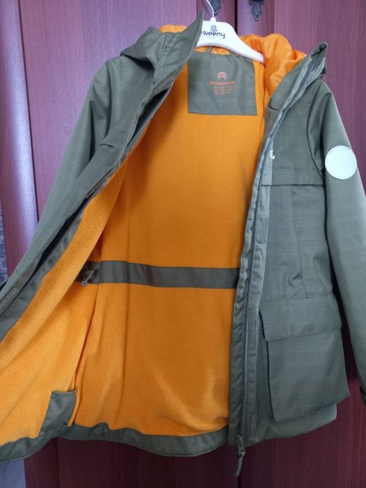 Продам детскую куртку