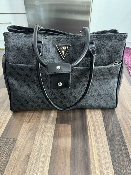 Дамска чанта оригилна Guess