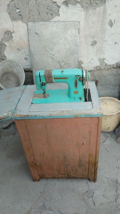 Швейная машина советская