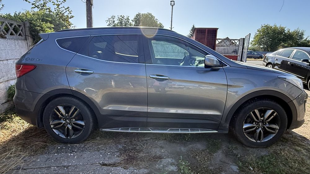 Vand Hyundai  Santa Fe 2014, Diesel, 4x4 –  schimb cu autotilitara 6/7 locuri cu lada minim 2009 - maxim 2016 + diferenta din partea mea
