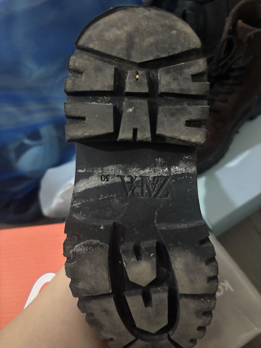 Продам детскую обувь