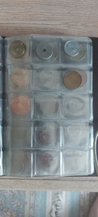 Монеты разных номиналов и годов