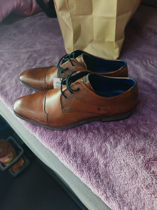 Pantofi de gala Bugatti.