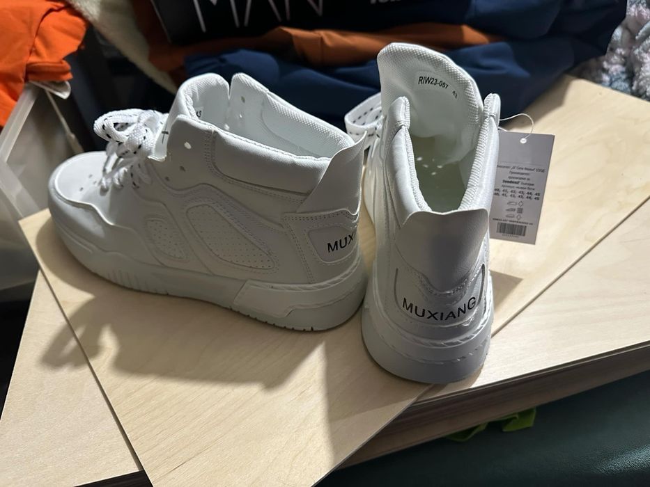 Обувки от Тенденз