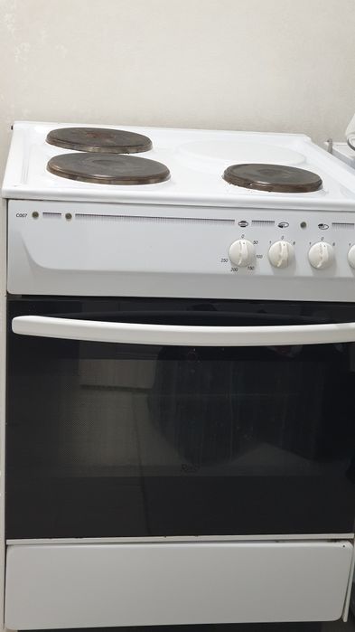 Электро плита 3х конфорочная