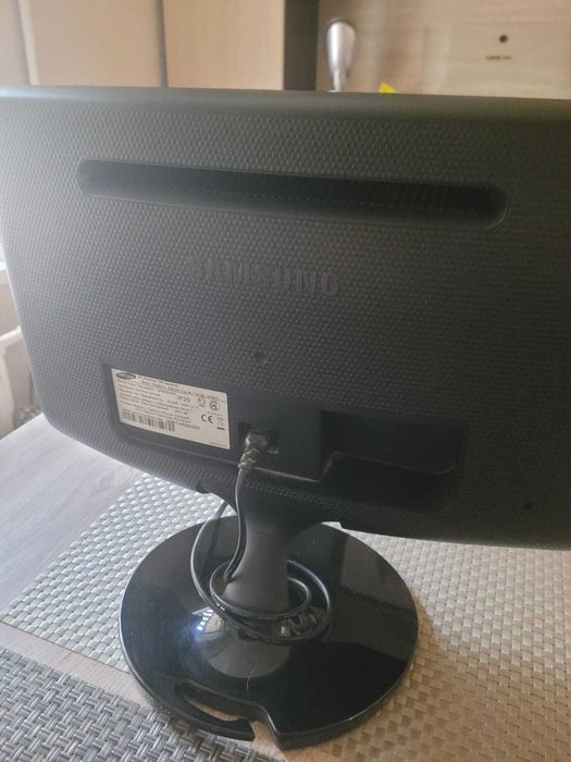 Монитор Samsung 2011