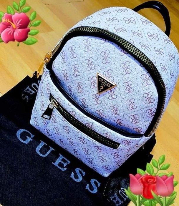 Rucsac Guess,feronerie metalica inscriptionata, saculet, etichetă