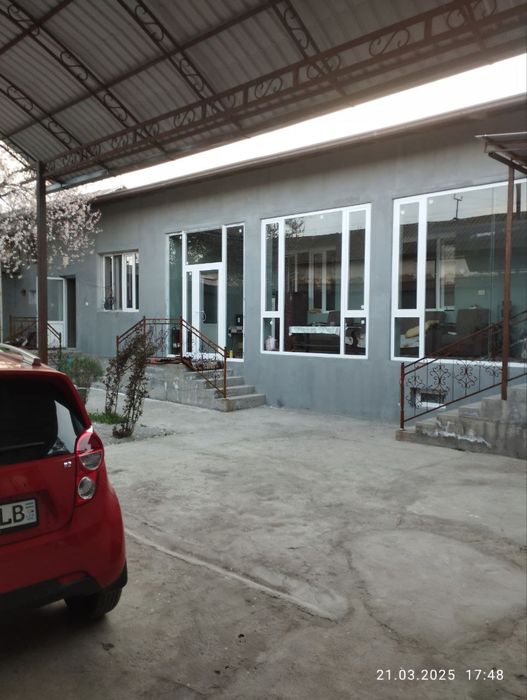 Окку́ргон ш.центр.ховли сотилади булиши.36$ оладигонлар тел килилар.