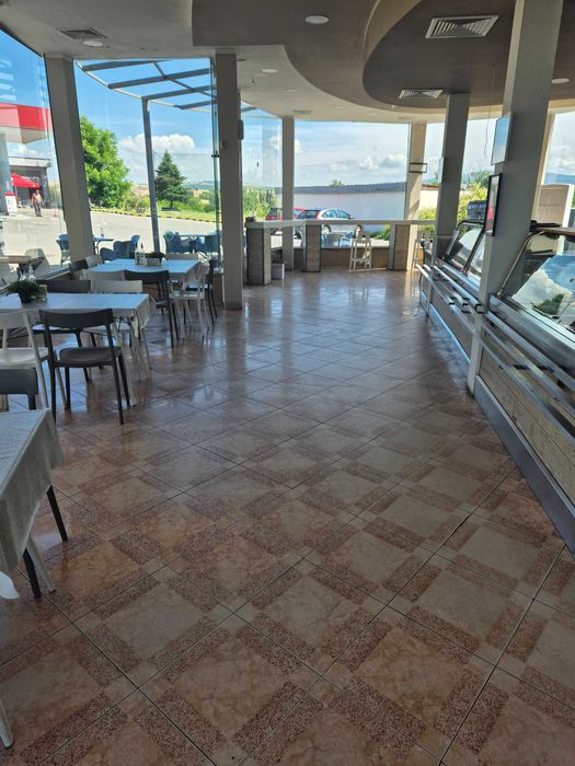 Дава се под наем Заведение в с. Пиперево, Област Кюстендил - 200 кв.м за 1020 € - Снимка #3