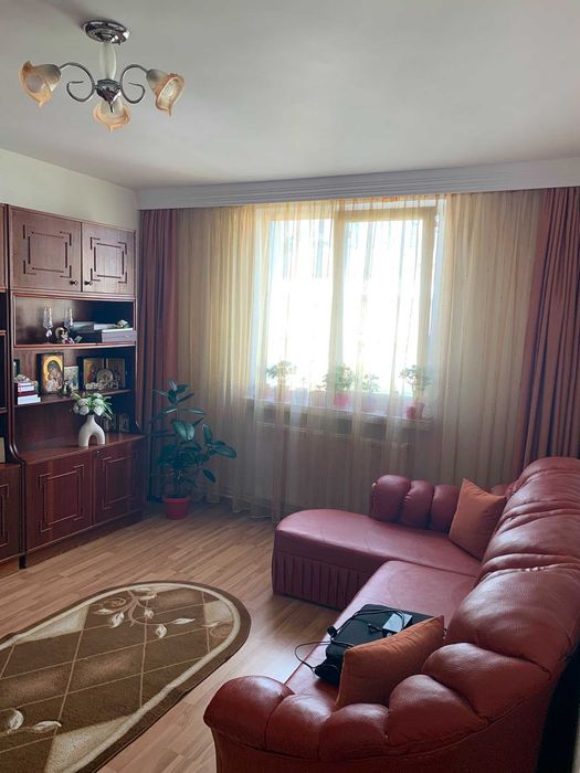 Apartament decomandat  de vânzare + boxă spațioasă, lângă școala Daniela Cuciuc