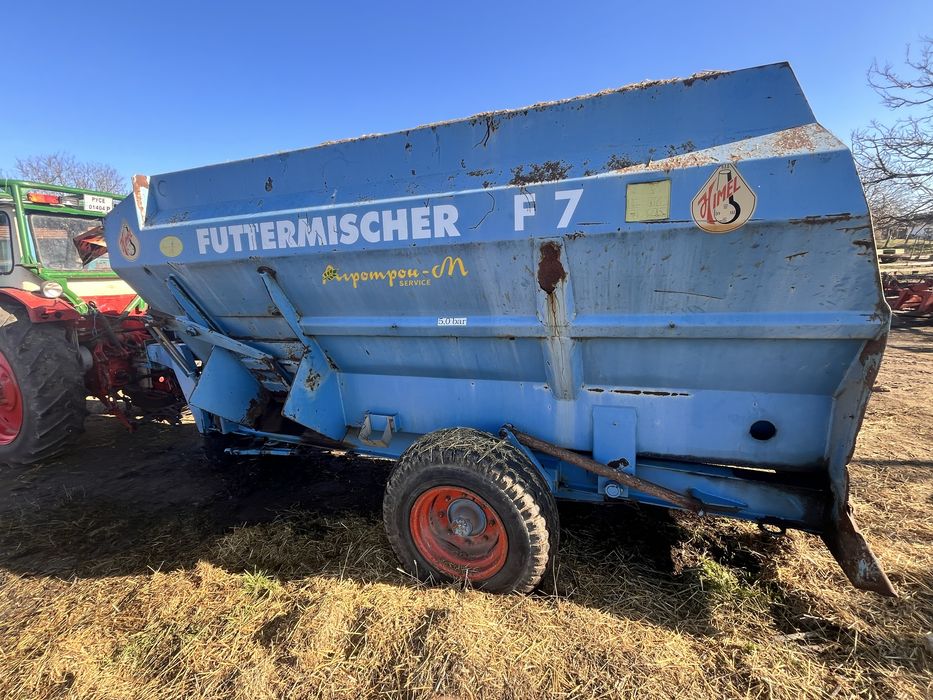 Фуражораздаващо ремарке Миксер