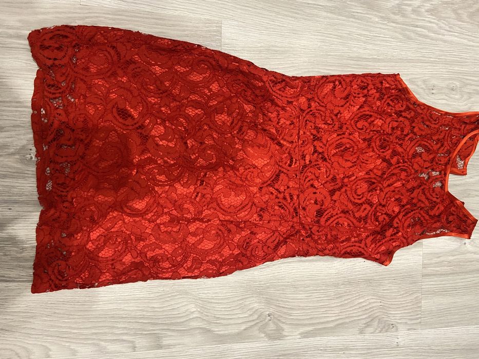 Одежда ,платья в отличном состоянии