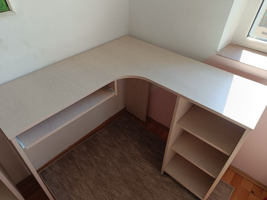 De vânzare birou în stare bună