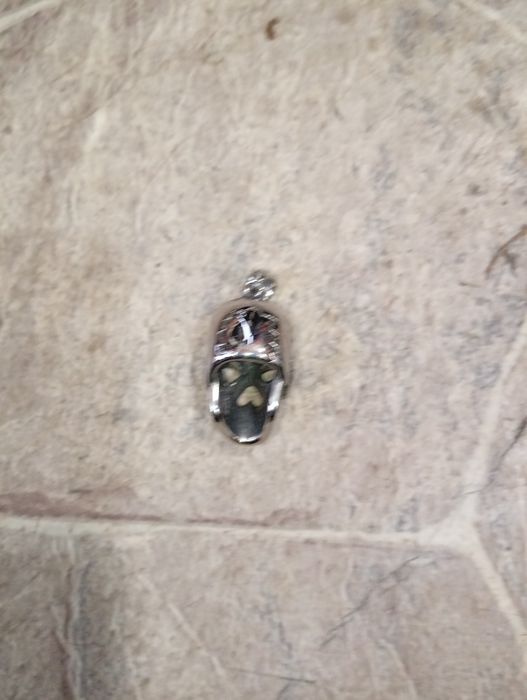 Медальони  стомана.