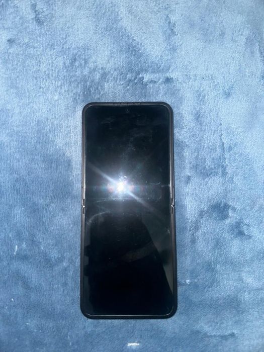Смартфон Samsung Galaxy Z Flip6
