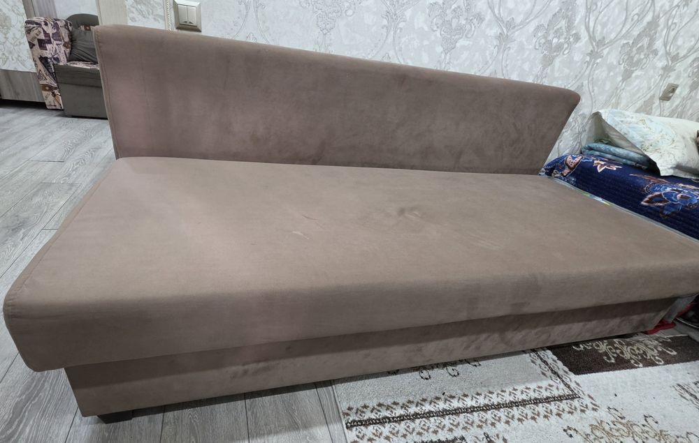 Продам недорого диван 80×200