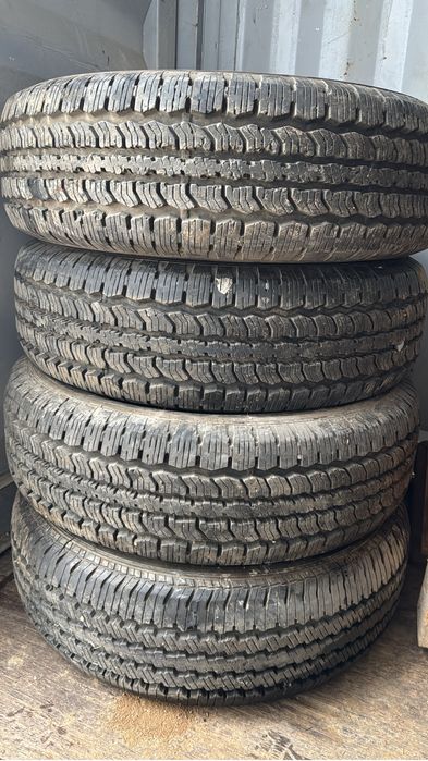 Продам шины на 17