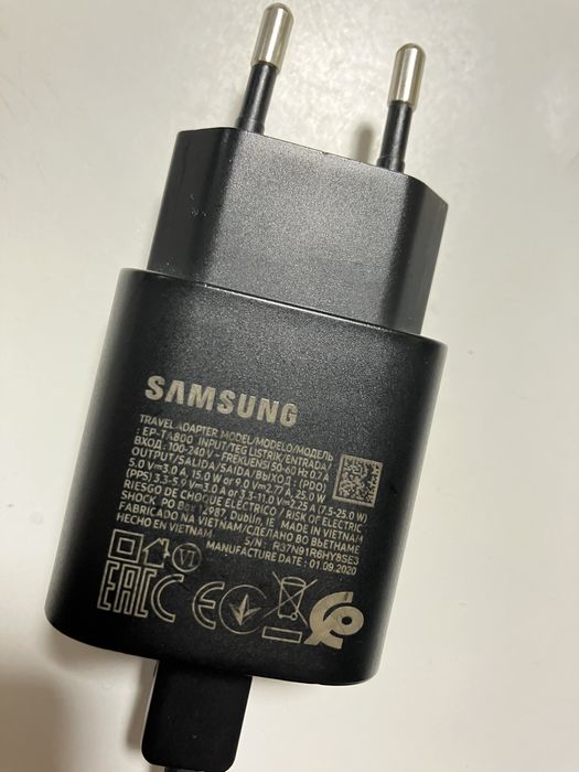 Продавам Samsung Galaxy A71