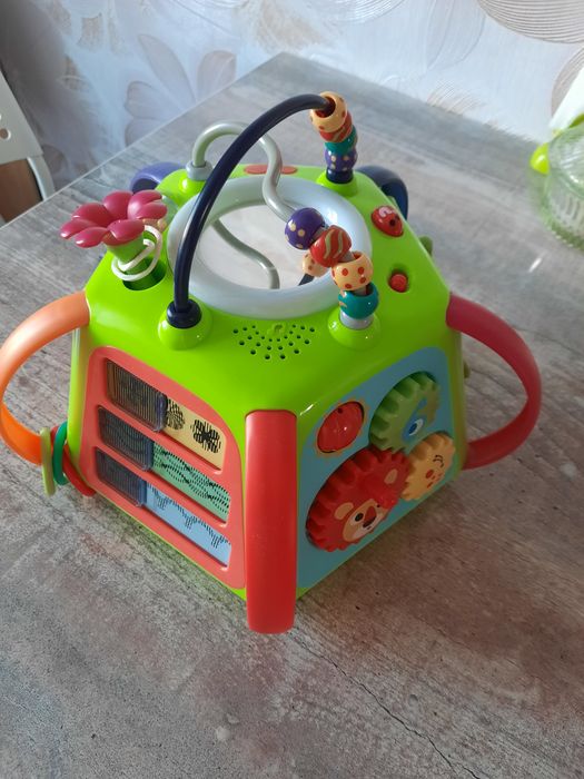 Продам игрушку Бизиборд