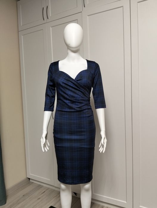 Продам платья новые