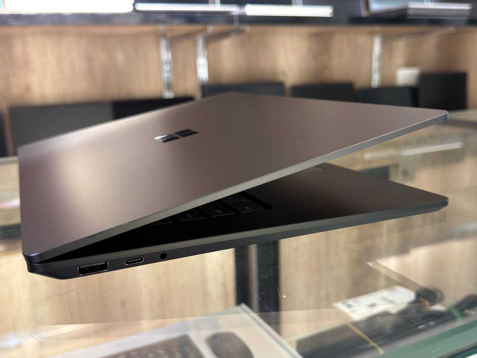 MICROSOFT SURFACE 4 Intel CORE i7-1185G7 16гб, 256ssd Сенсорный