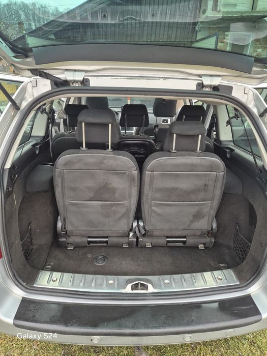 Peugeot 307 motor 2.0 diesel 130 cp    7 LOCURI   panoramic  2300 euro