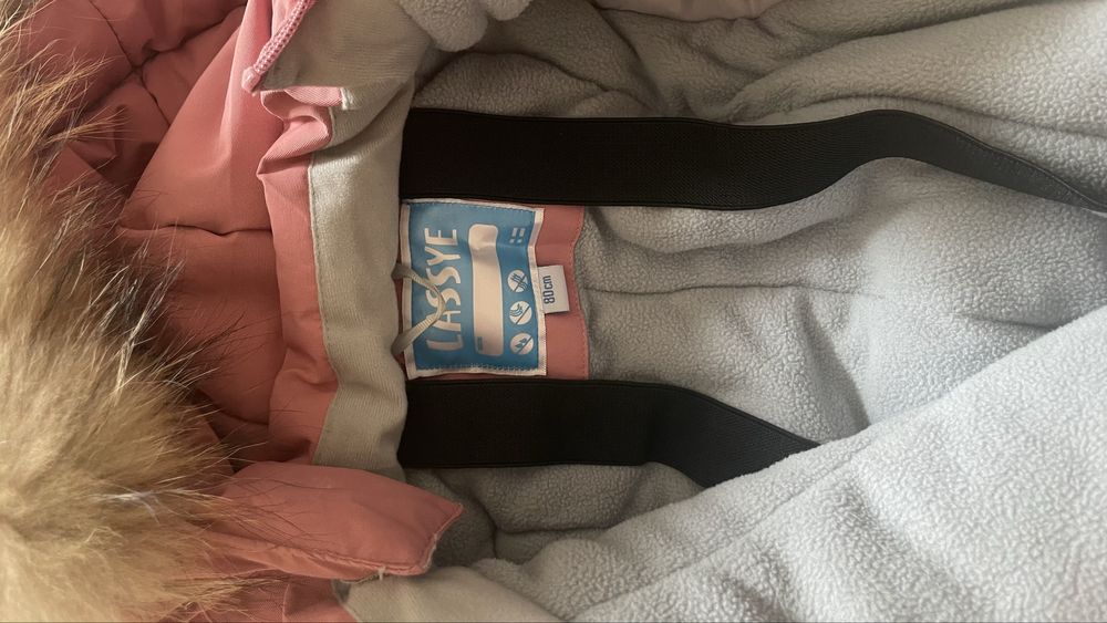 Продам зимний клмбенизон Lassye на девочку