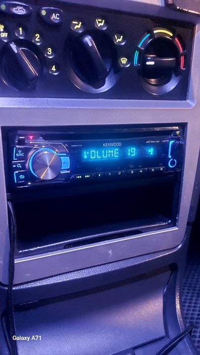 Kenwood U373 magnitafon sotiladi