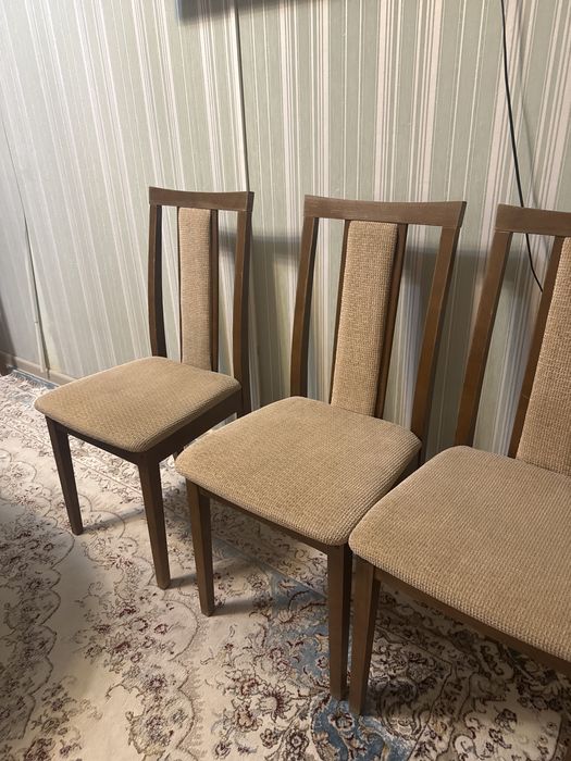 Стол  4 стульями