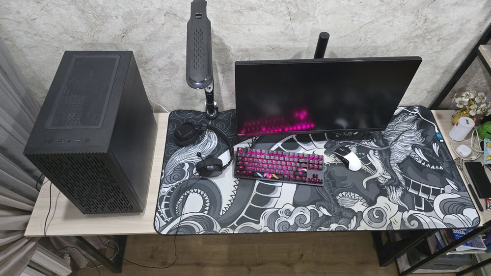 Продам стол вместе с полкой