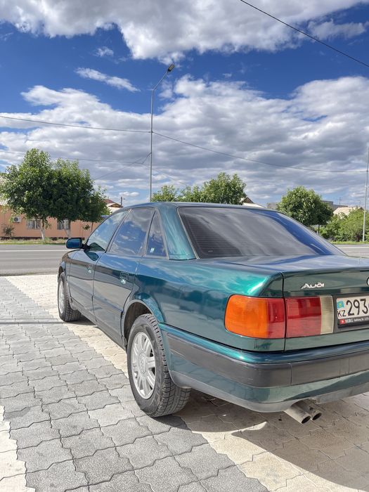 Срочно продам ауди с4