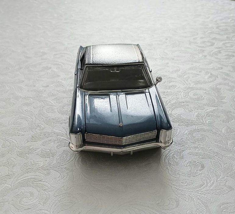 Количка Buick Riviera