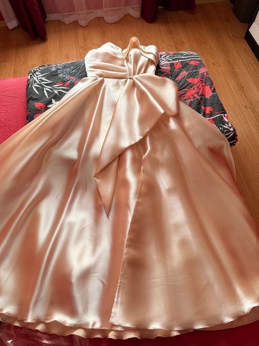 Официална рокля/бална рокля