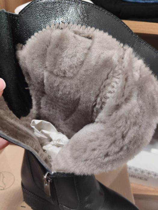 Продам зимние  детские сапоги