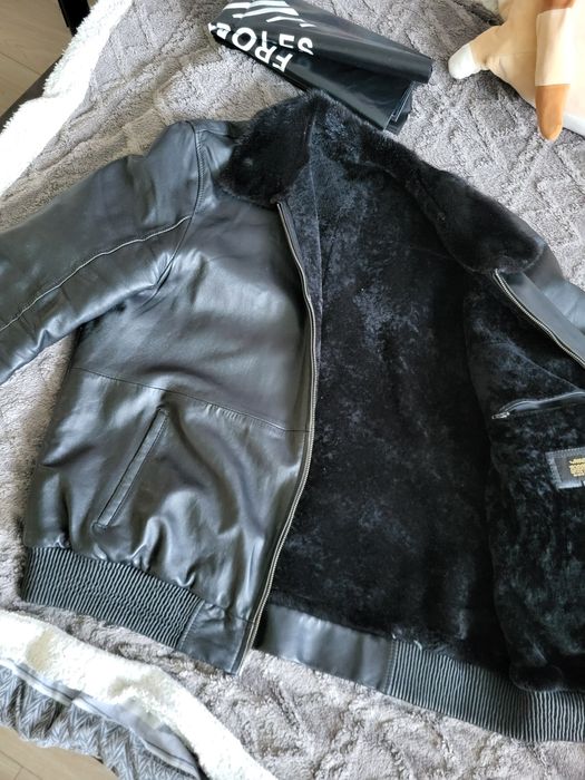 Продам куртку мужскую